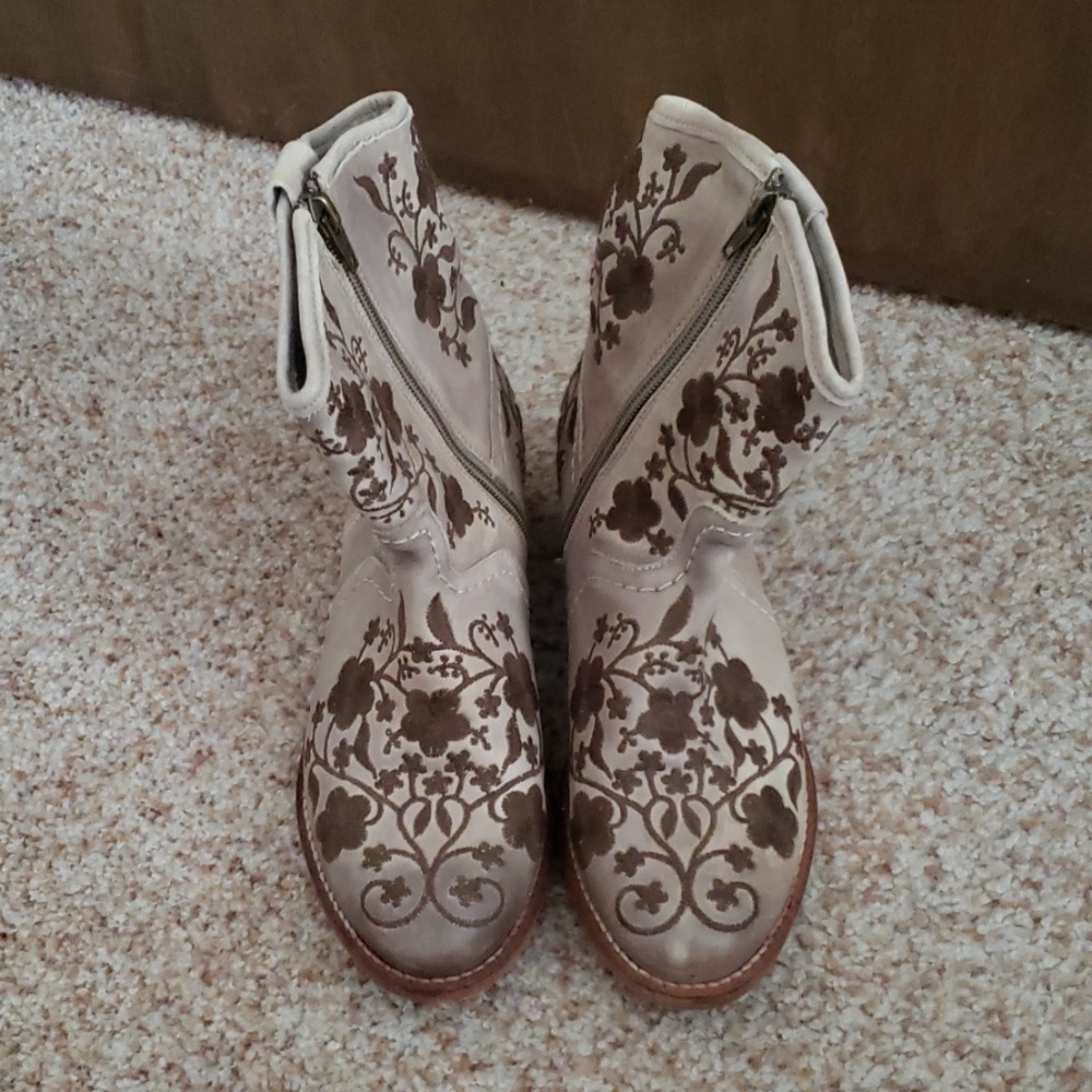 Taos boots